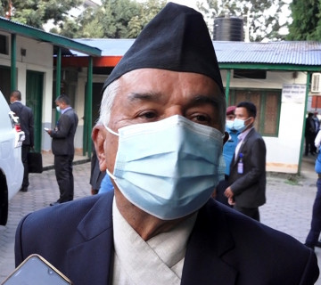 गुटकाे बैठकबाट निस्केका पाैडेल सिटाैलालाई भेट्न पुगे, मिलेर जान प्रस्ताव